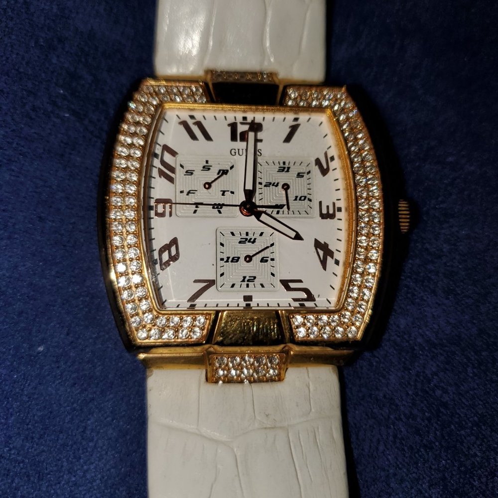 womens watch - Picture 3 of 3